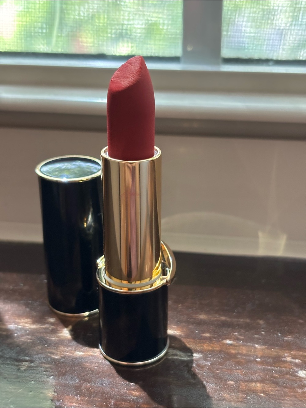 Pat McGrath Satin Lipstick in Elson 2 Red - Picture 5 of 6